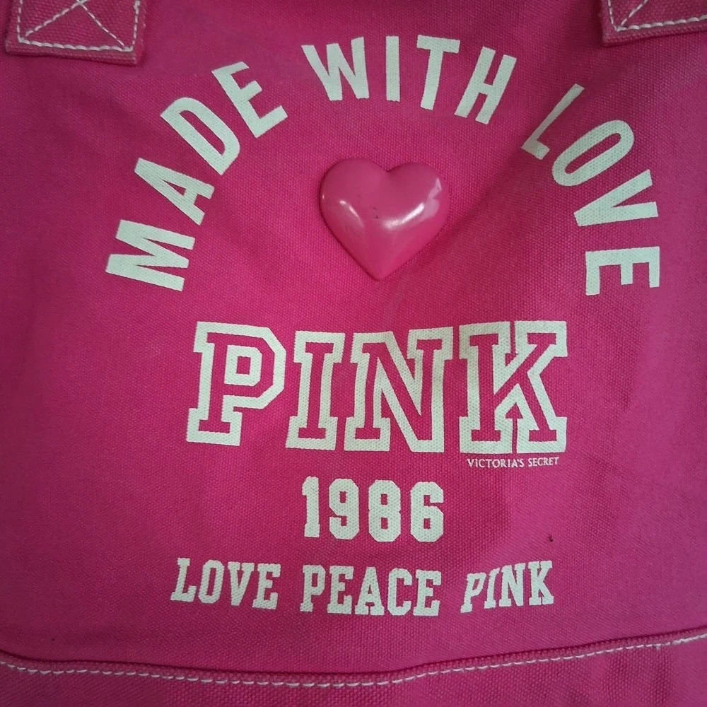PINK Victoria's Secret Bag RARE HTF Vintage Y2K Heart Charm‎ Spellout Weekender